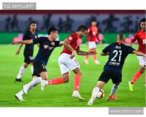 西安球队强势领跑城市联赛积分榜以99分稳居第一 西安球队强势领跑城市联赛积分榜以99分稳居第一