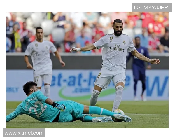 足球明星驾驶奥迪进行高强度训练的精彩视频分享